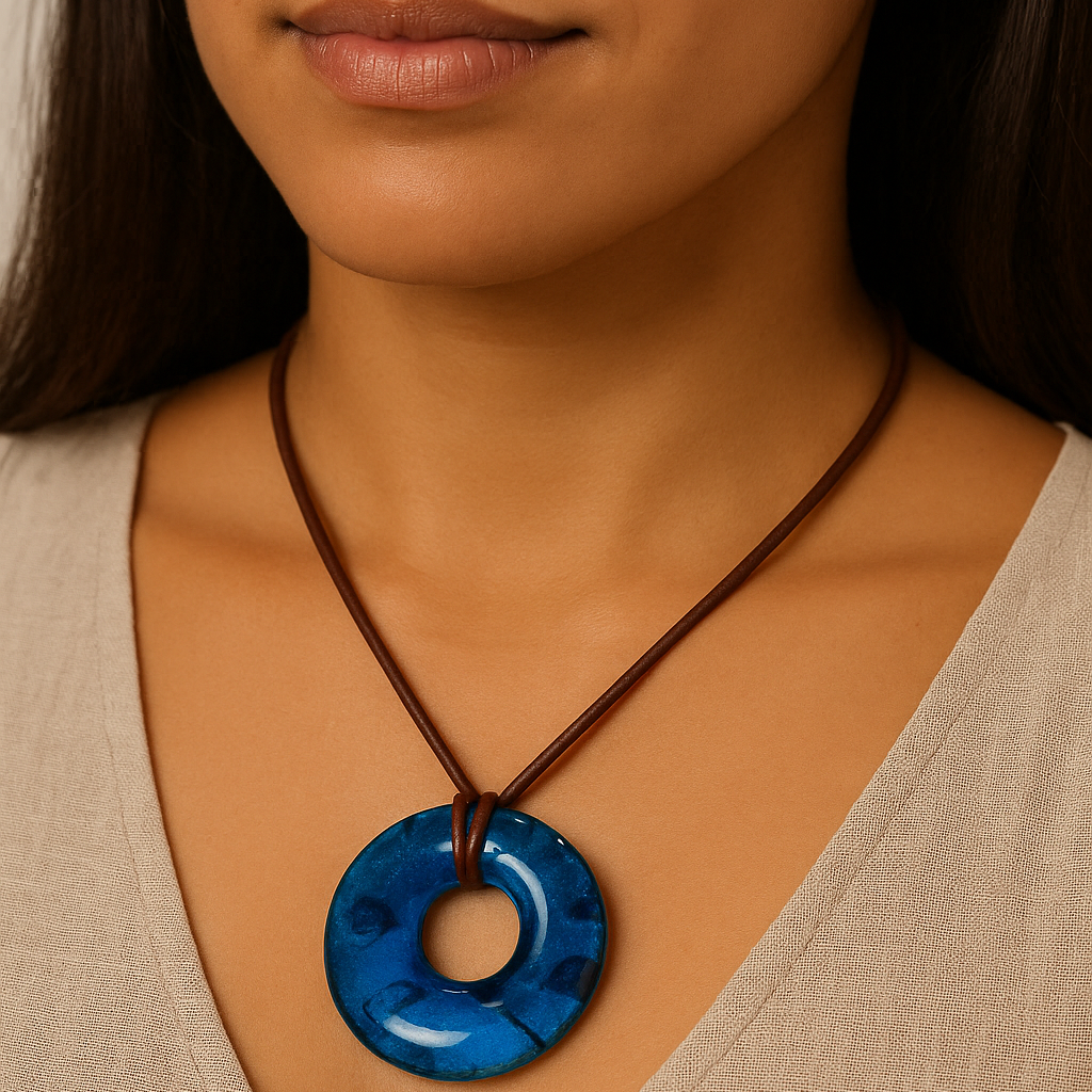 Handmade Murano-Style Glass Donut Pendant – Ocean Bloom Lady hHispanian