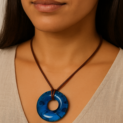 Handmade Murano-Style Glass Donut Pendant – Ocean Bloom Lady hHispanian